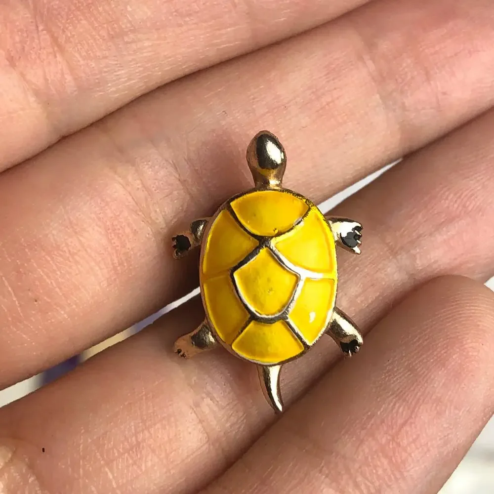 Vintage Gold Tone Yellow Tortoise Turtle Reptile Pin Brooch Ballou Reg